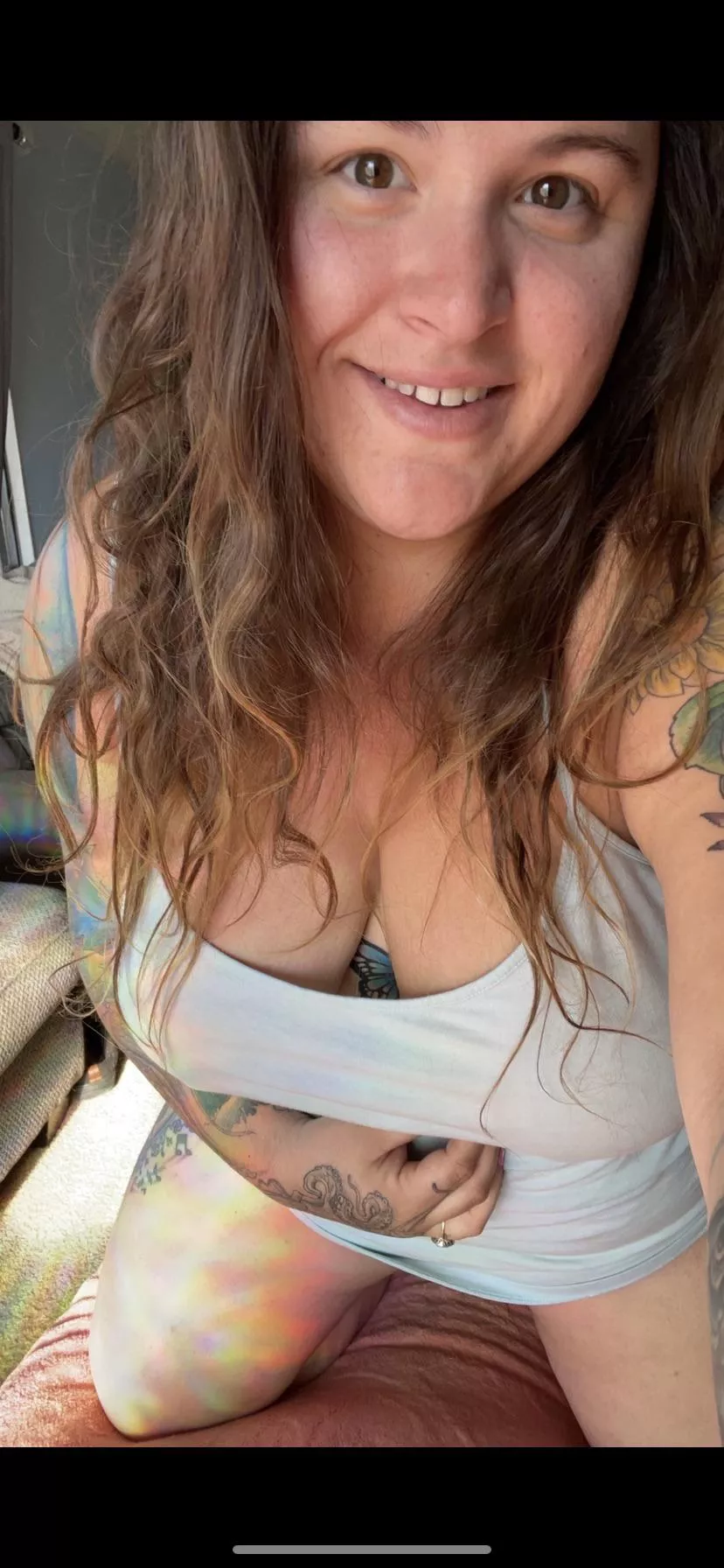 tattooed seductive stoner. let me share my tatted big natural curves with you!