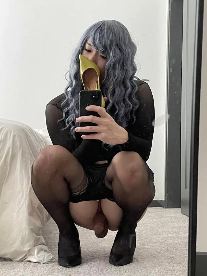 Taylor did her first session with me yesterday.. first time doing cbt, first time worshipping heels, and first time feeling like an owned sissy Asian doll.. 😘😏