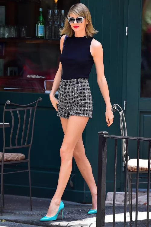 Taylor Swift and her mile long legs