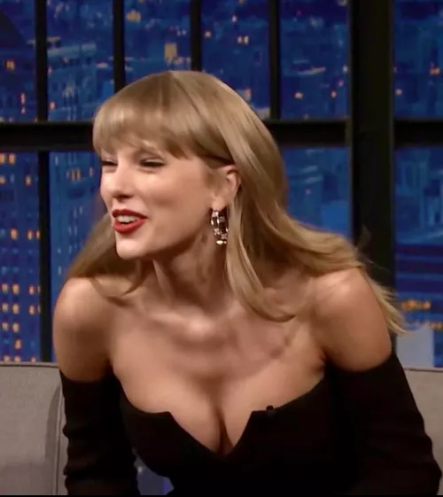 Taylor Swift has an amazing pair of tits! Taylor Swift has an amazing pair of tits!