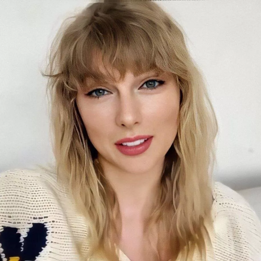 Taylor Swift is just stupidly beautiful Taylor Swift is just stupidly beautiful