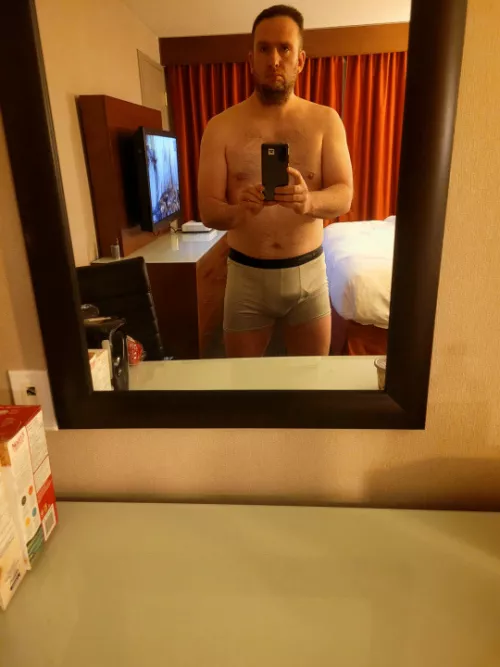 Teaching (m)yself to selfie in my undies