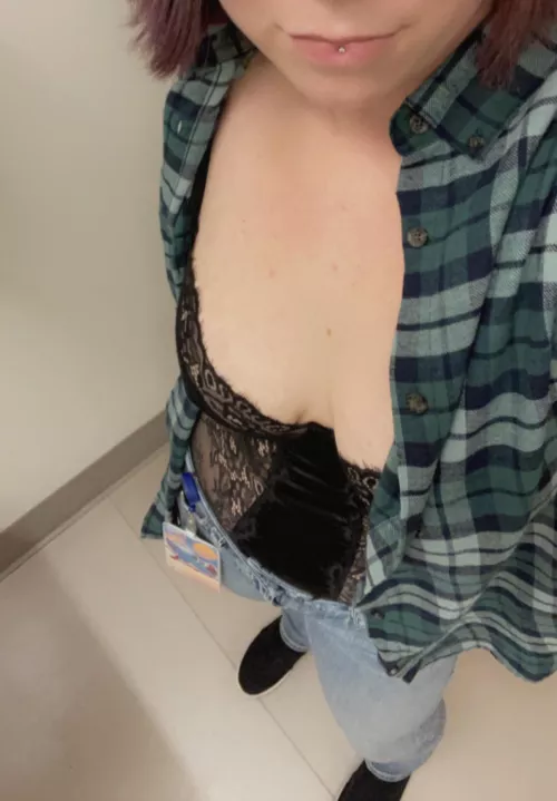 Teasing is the game I love to play ๐ even while at work ๐. Link is in my bio if wanting to see some more fun ๐๐