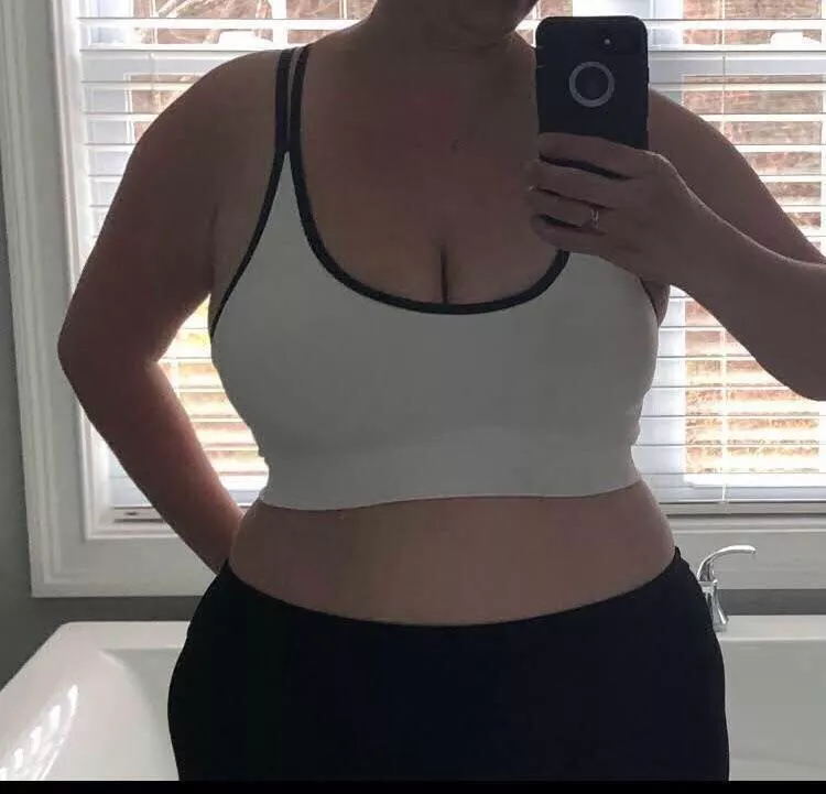 Tell me how you’d use my milf wife’s body Tell me how you’d use my milf wife’s body