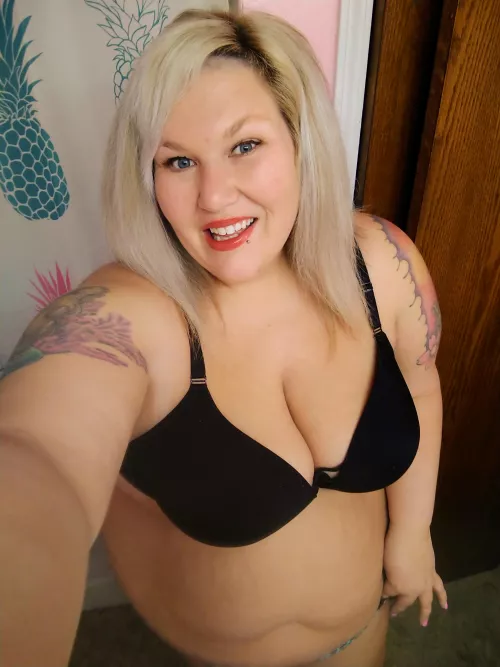 Tell me I'm not a ssbbw when I'm bouncing 350lbs of softness on you