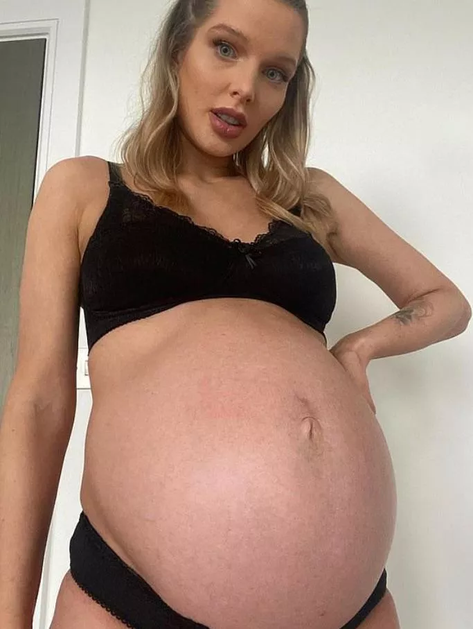 Tell me what would you do if u could get a hold of this belly? Tell me what would you do if u could get a hold of this belly?