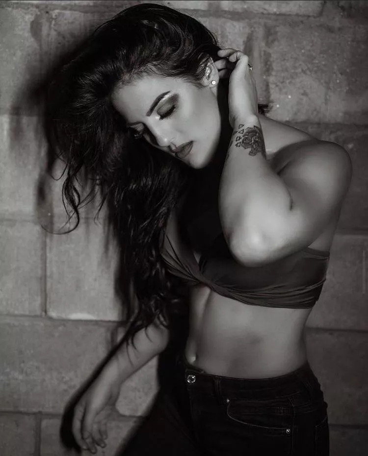 Tessa 🔥 Tessa 🔥