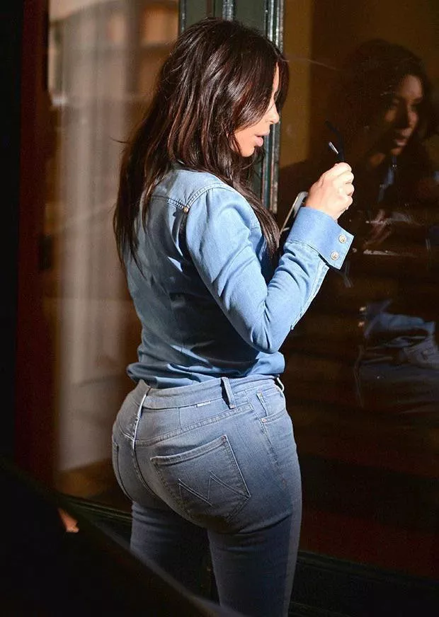 That ass in those jeans ??