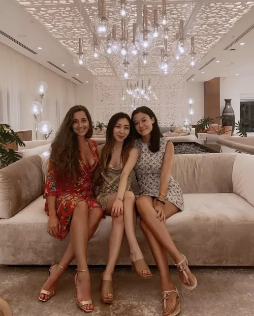 That couch looks comfy That couch looks comfy