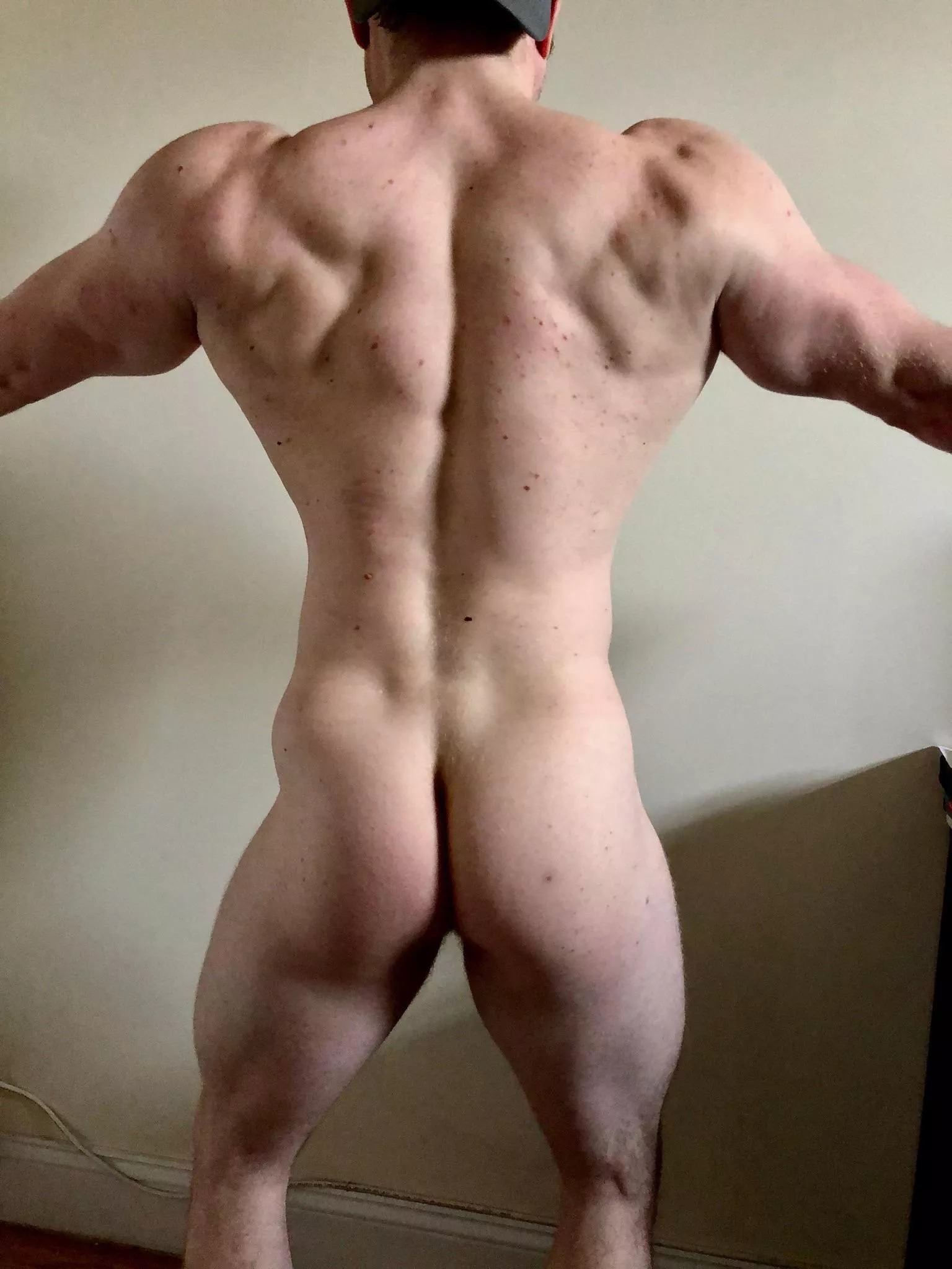 That post-gym pump is doing me favors That post-gym pump is doing me favors