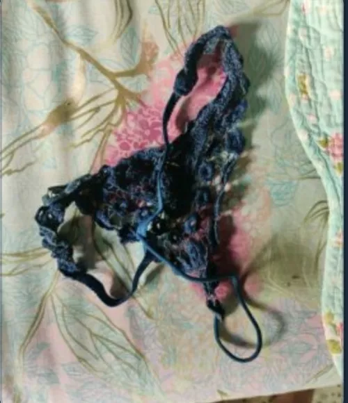 That's my mom's panty.. Found it in my friends house.. wtf is going on That's my mom's panty.. Found it in my friends house.. wtf is going on