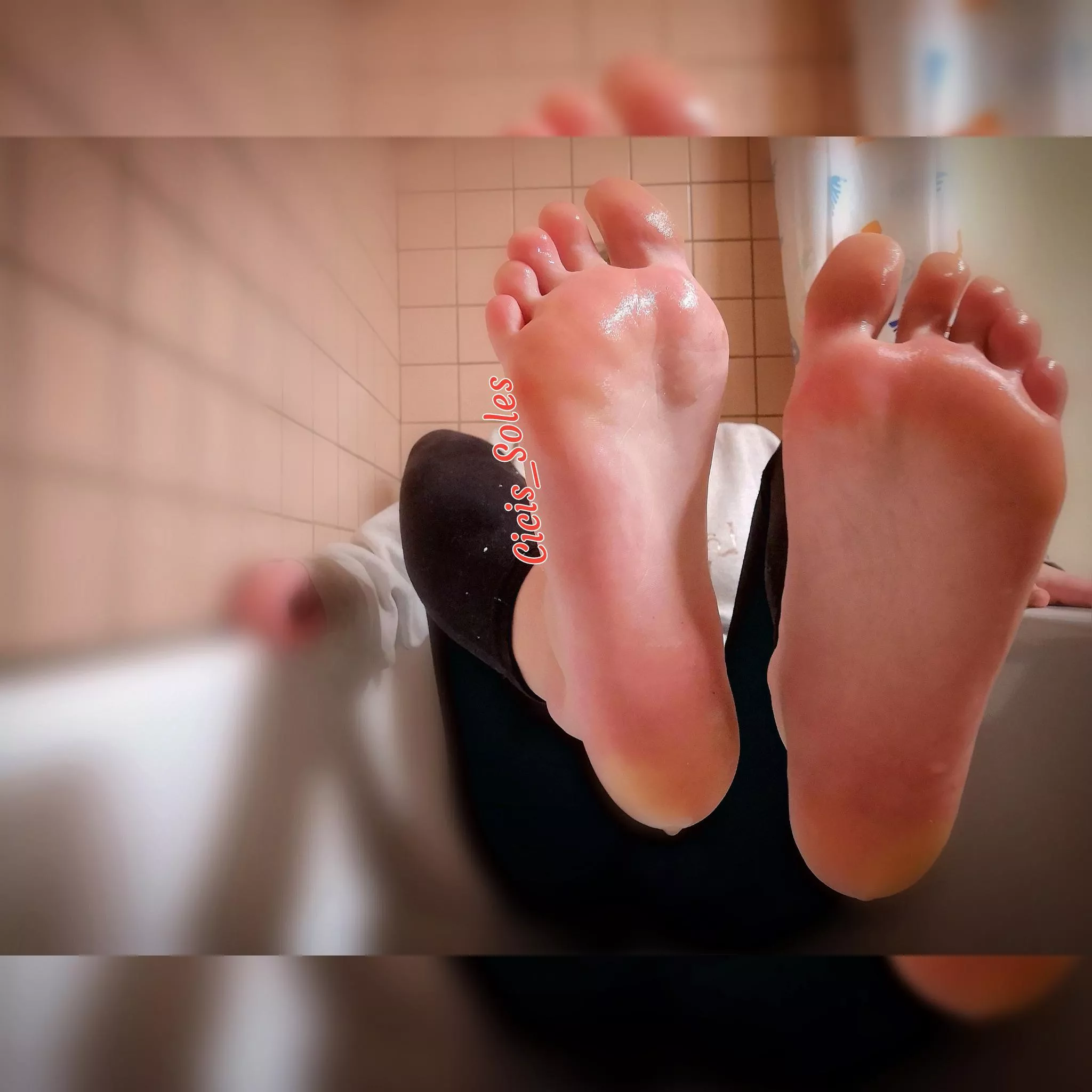 The bathtub is where I get the cleanest and the dirtiest. ๐ฆ๐ฅต Can I slip 'n slide these soles all over your face? ๐
๐ฆถ The bathtub is where I get the cleanest and the dirtiest. ๐ฆ๐ฅต Can I slip 'n slide these soles all over your face? ๐
๐ฆถ