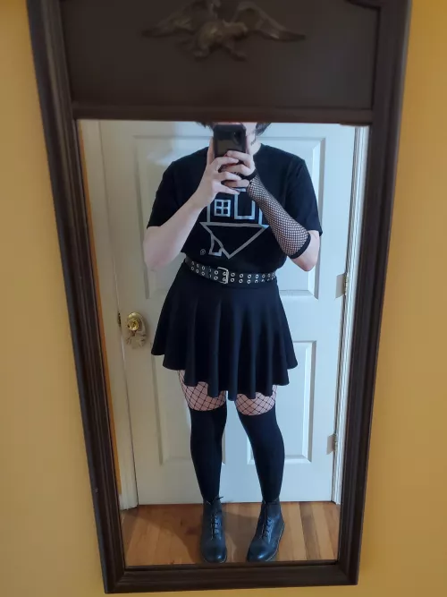 The bisexual urge to wear all black