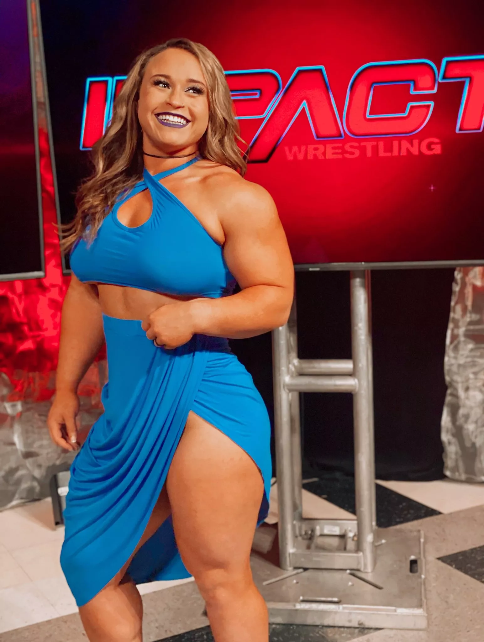 The body on this knockout! The body on this knockout!