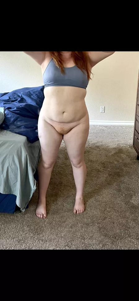 The carpet matches the drapes š„°