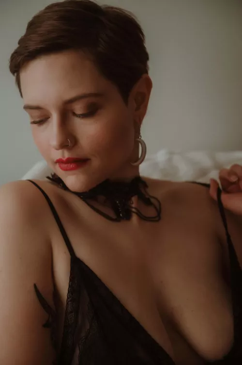 The choker came off last…