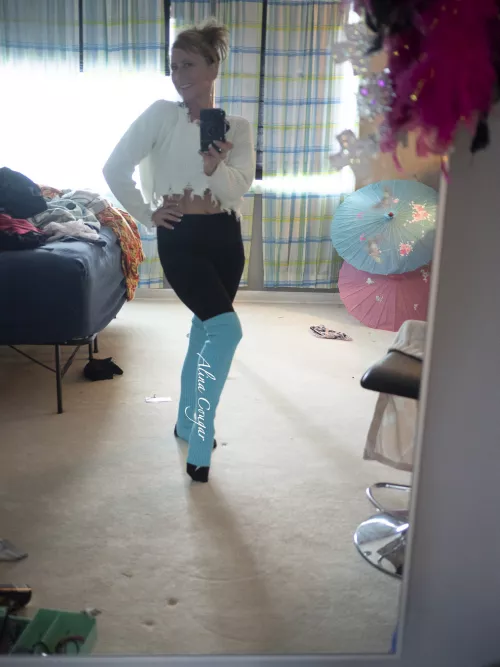 The crop top let’s you know that this grandma means business