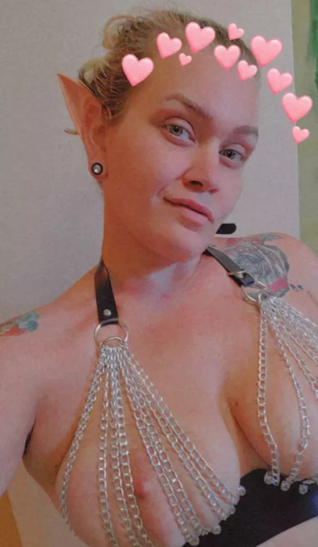 The elven princess has been taken captive...will you free her, or have your way with her? The elven princess has been taken captive...will you free her, or have your way with her?