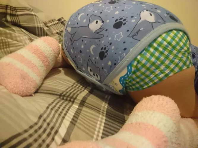 The foxes will keep the paws there... right