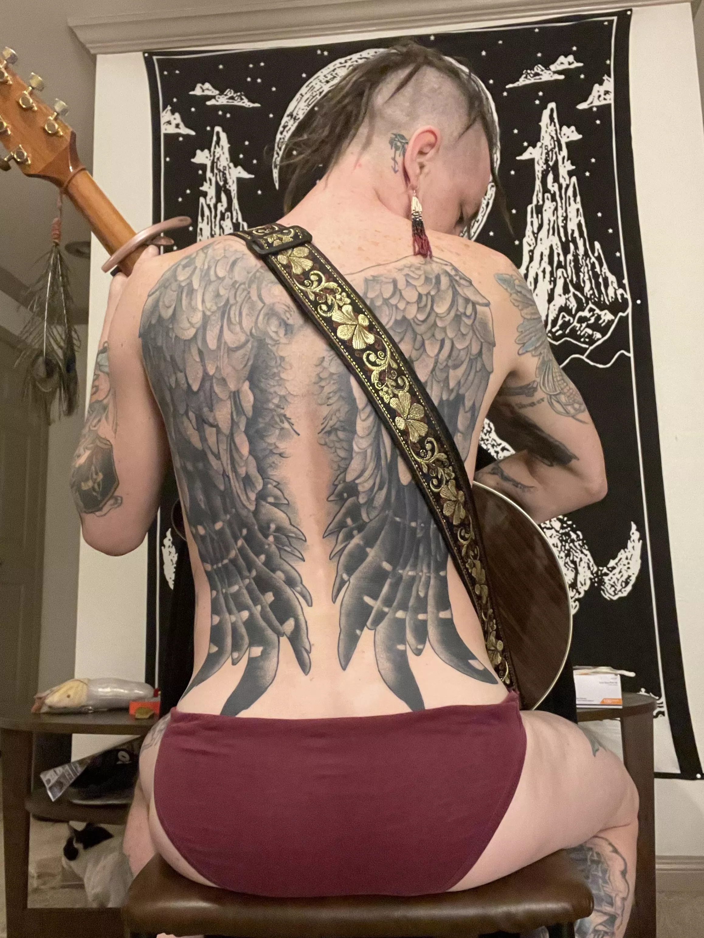 The hawk is viewed as a spiritual messenger because they fly high in the sky yet have keen eyesight that observes what's going on below them… The spirit of the hawk reminds you to effortlessly soar above the noise and take in guidance from the spirit.