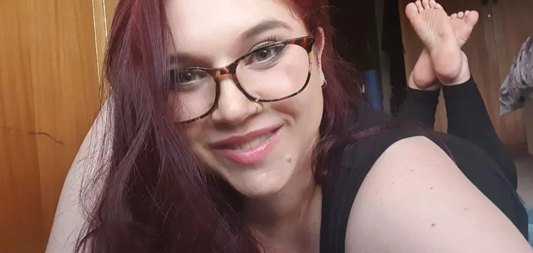 The idea of having my feet worshipped by you makes me smile so much! The idea of having my feet worshipped by you makes me smile so much!