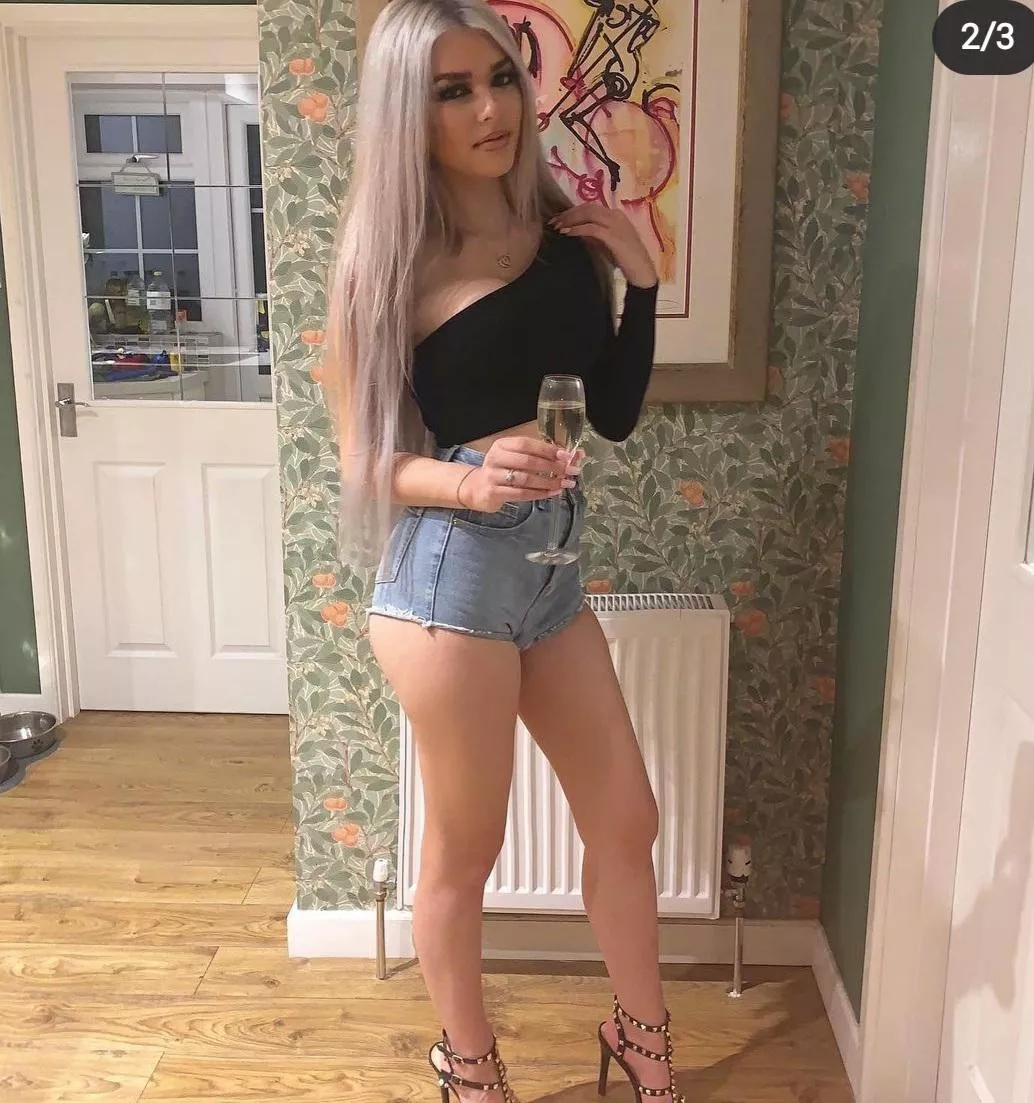 The legs!! The legs!!