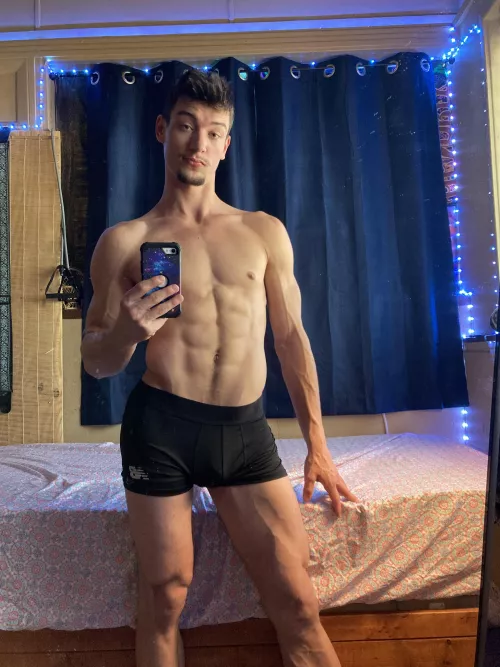 The mirror that stays covered in cat hair ๐
 The mirror that stays covered in cat hair ๐