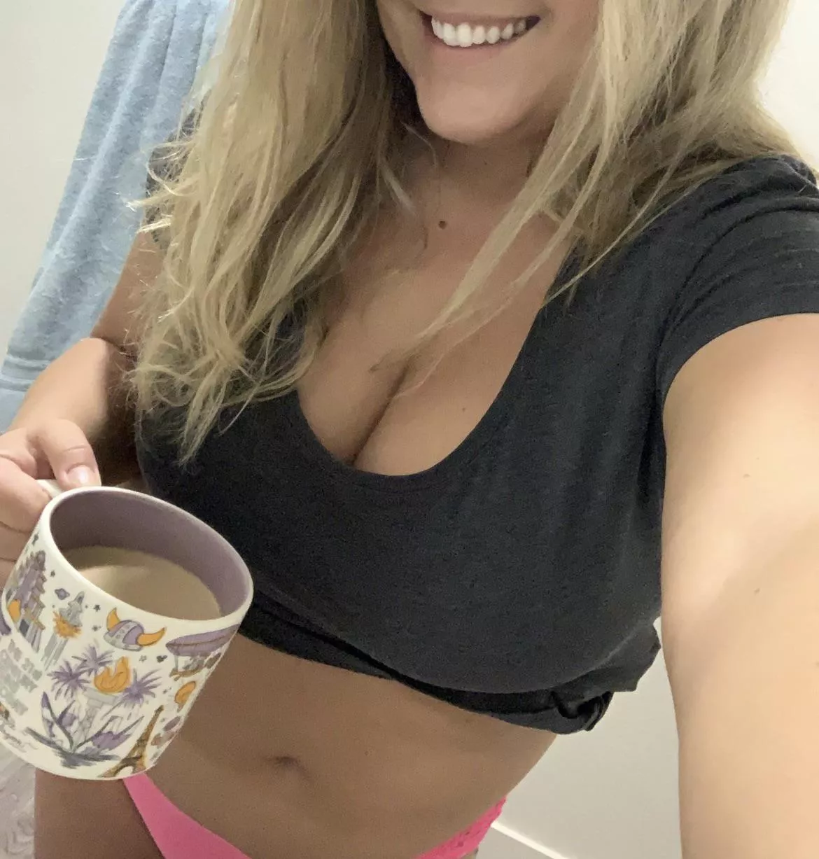 The morning after. Who would want to wake up with me? F38 The morning after. Who would want to wake up with me? F38