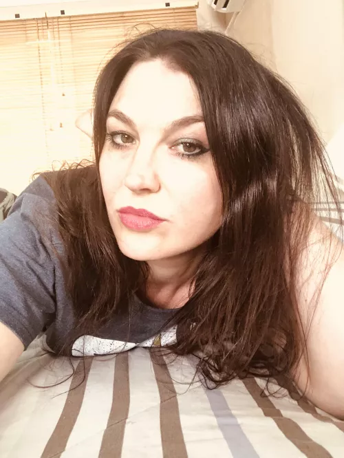 The most clothed I’ve been in ages! 🤣 Happy New Year, y’all 🍾🥳😘