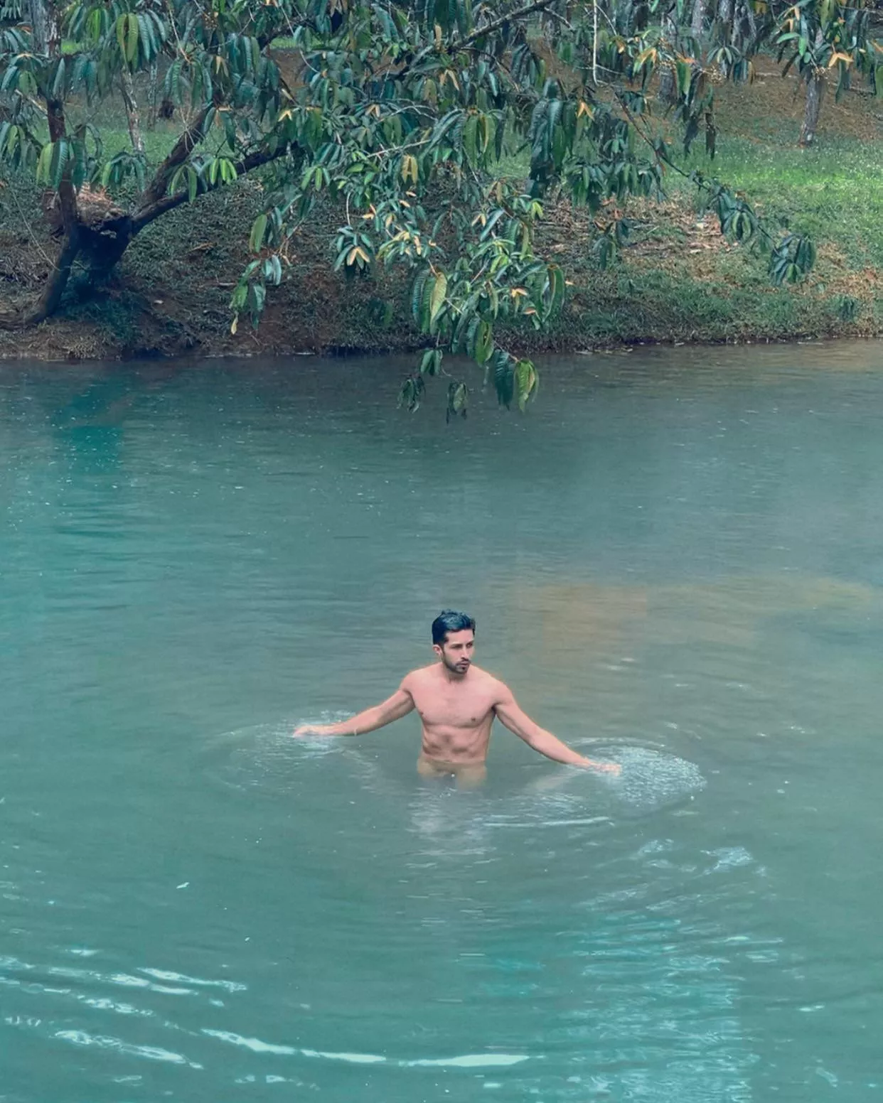 The mountains, the river, the animals…everything lends itself to a naked adventure 😌 The mountains, the river, the animals…everything lends itself to a naked adventure 😌