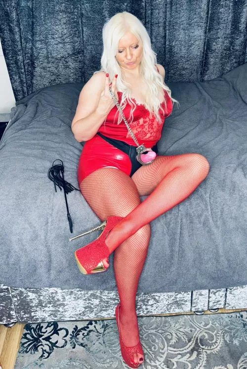 The only way to take it like a good sissy is to be handcuffed, I donโt want you trying to get away from me The only way to take it like a good sissy is to be handcuffed, I donโt want you trying to get away from me