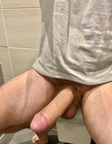 The person Iām seeing asked for a pic this eve, so I sent this š¤·š»āāļø