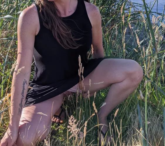 The quean let her hubby meet me for lunch. We took some fun photos like this one 😜