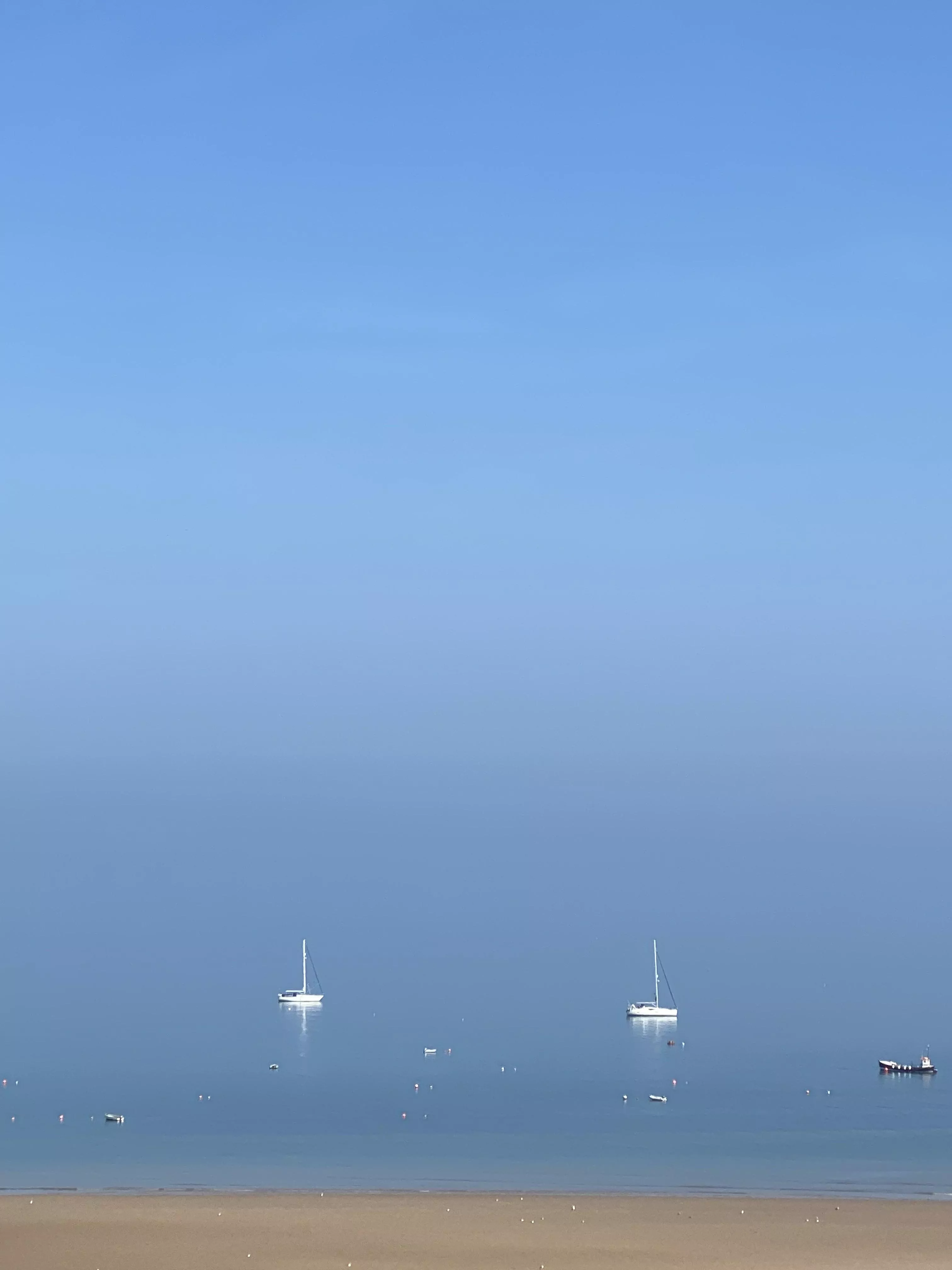 The sea and sky today create a great grad. The sea and sky today create a great grad.