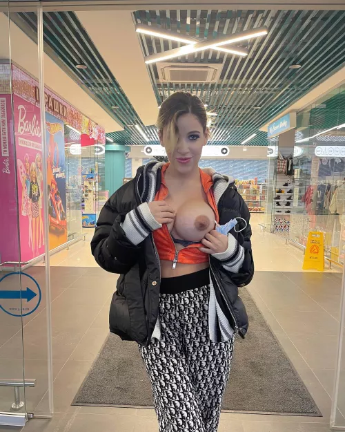 The security guard in the local mall is soo nice...he lets me in for a boob flash instead of a green pass! 😋