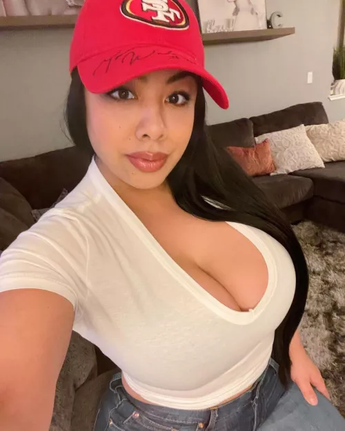 The shirt can not contain her