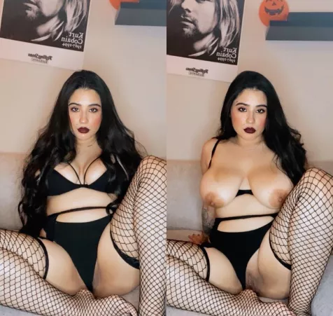 the thigh highs stay on while you fuck me π€