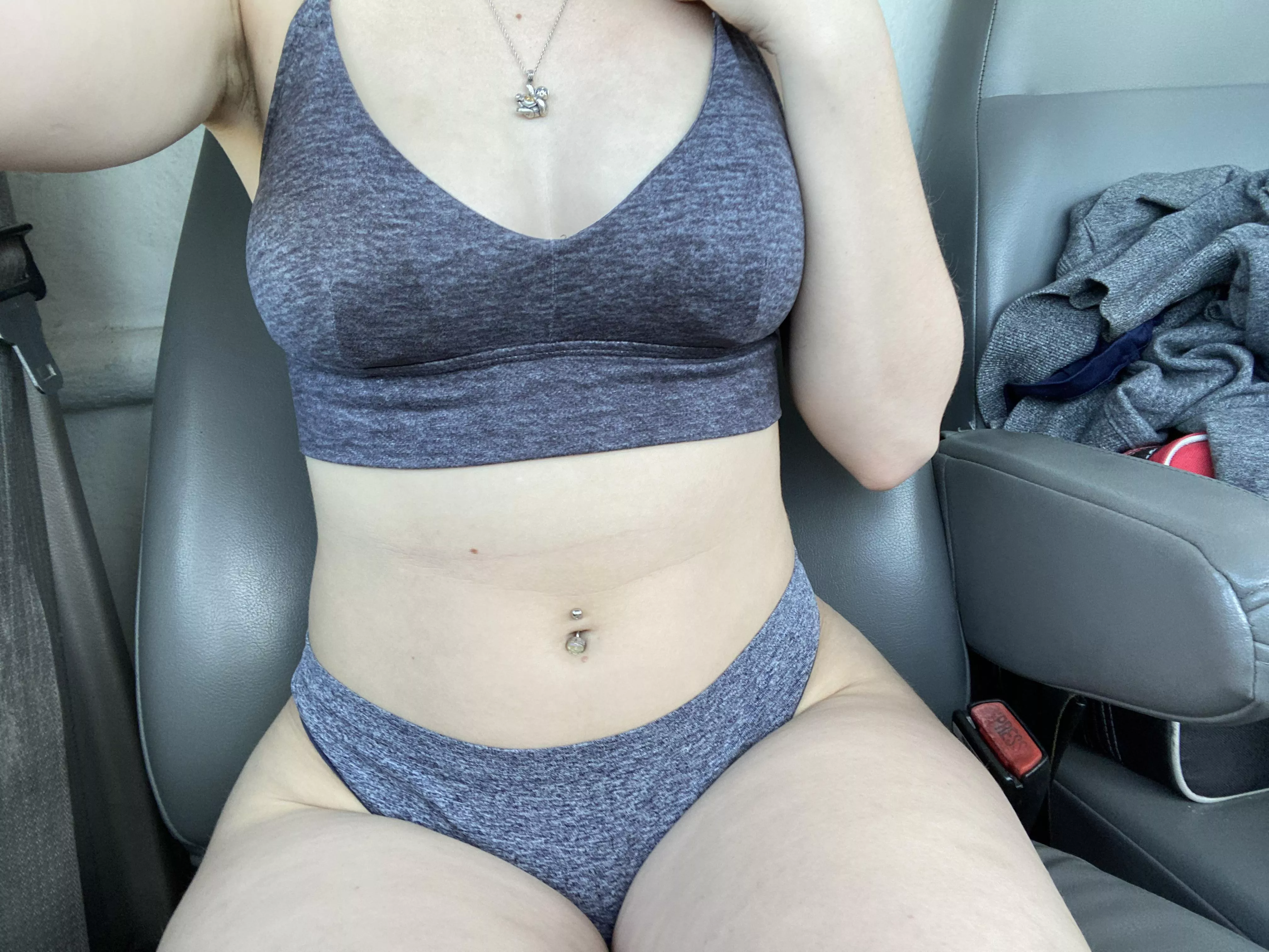 The truck driver next to me was very happy to look in my car [F]
