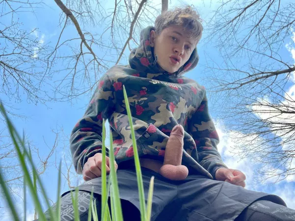 The walk ended with a big orgasm!🍀🍂💦