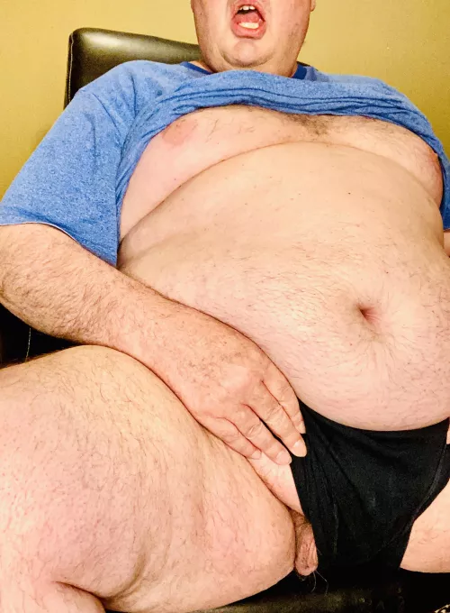 The weekend is here. I hope it’s a hot one. Link to my free OF page in my bio + comments.