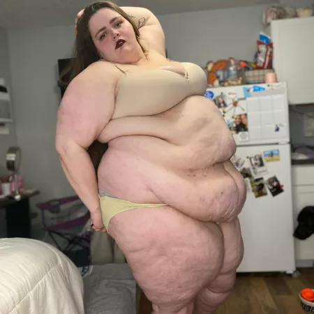 The world needs more double belly girls ๐๐