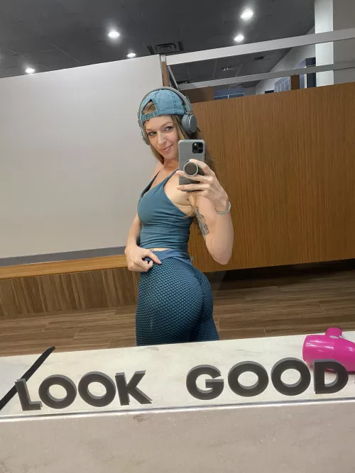 @thejensensplay for your favorite gym milf! 💋