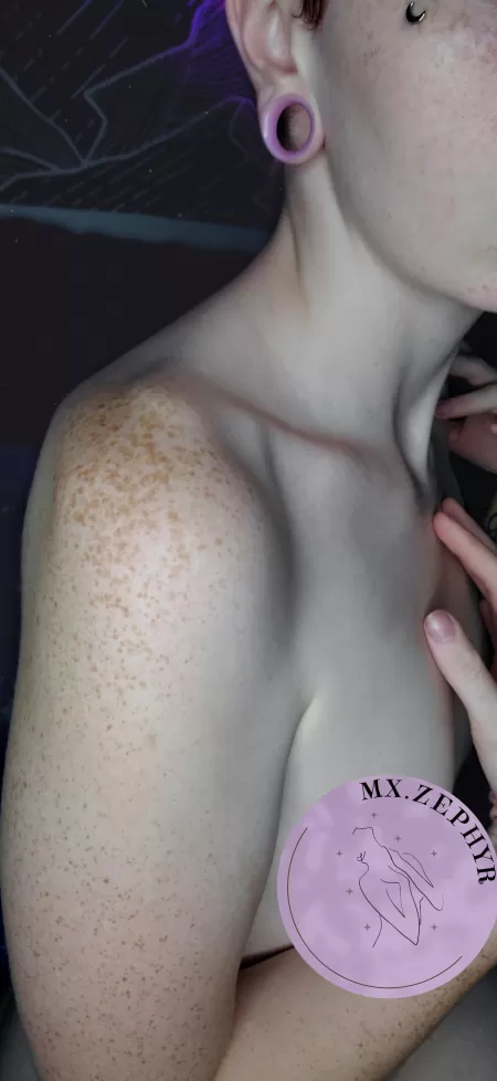 Them freckles tho 🤌🤌 Them freckles tho 🤌🤌
