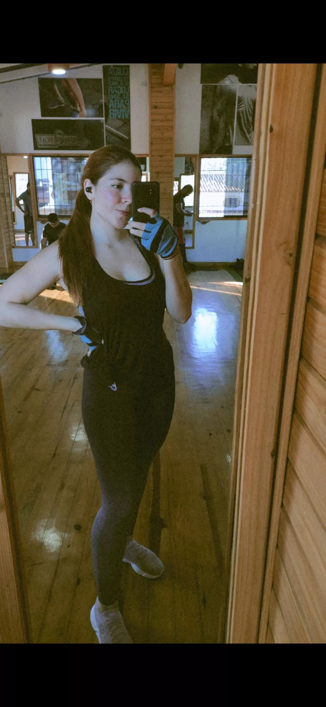 There's no better way to start your week than serving a beautiful goddess like me. 😇 [domme]