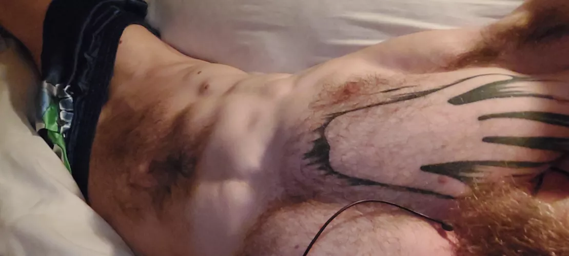 There's pulling off a sexy pose, then there's pulling off a sexy pose while wearing your Homer Simpson boxers and NOT ruining the mood.