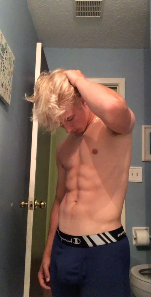 These abs make it hard to be a twink