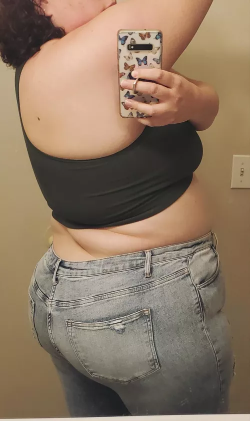 These aren't mom jeans on me 🔥🤤🍑😈