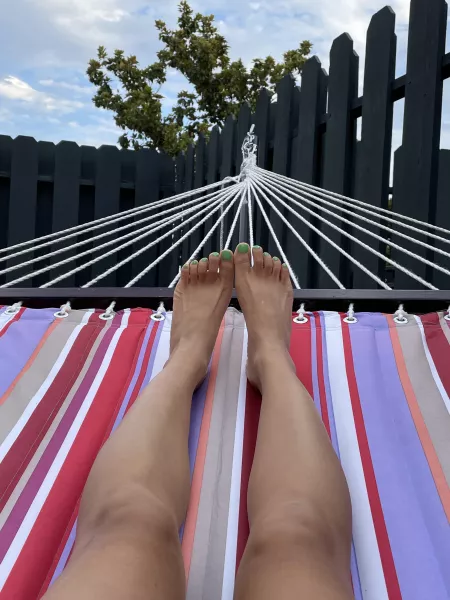 These feet need some hammock time π
