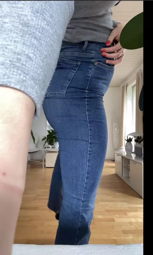 These jeans r getting a lil too tight!