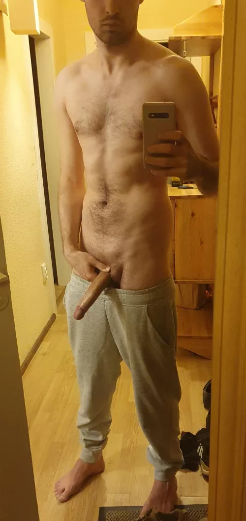 these pants arent good at hiding anything, might as well pull them down